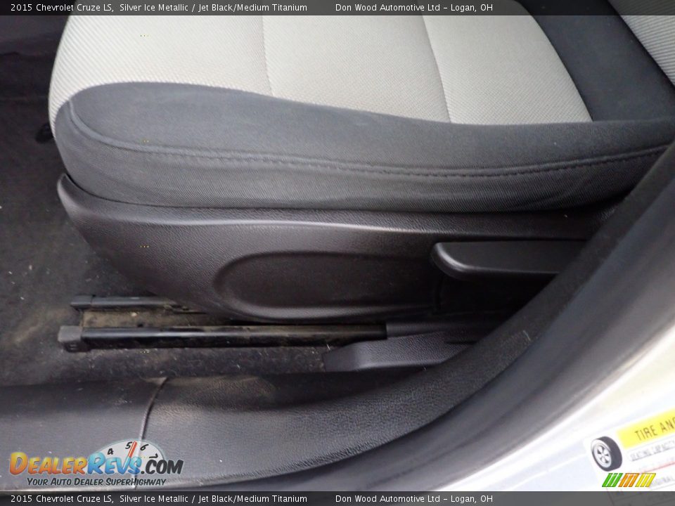 2015 Chevrolet Cruze LS Silver Ice Metallic / Jet Black/Medium Titanium Photo #13