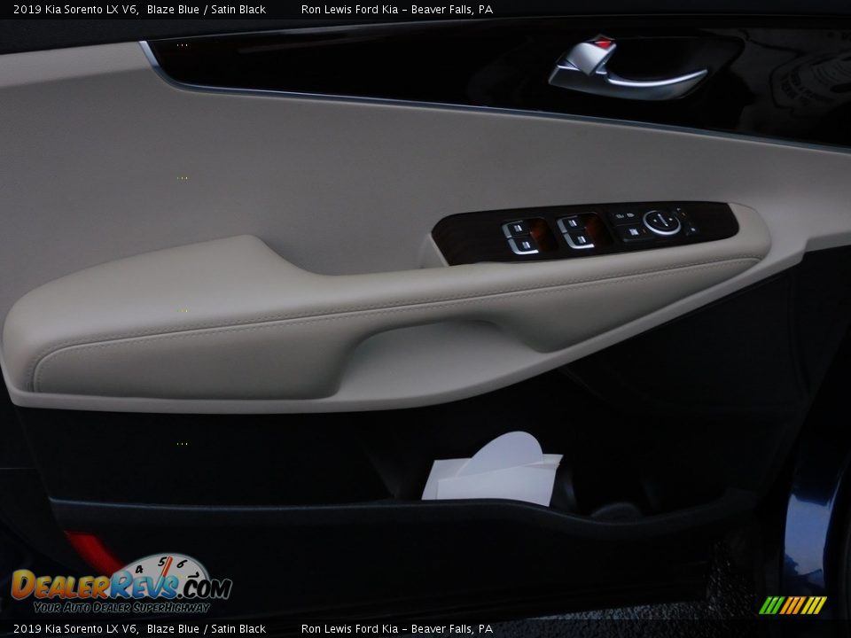2019 Kia Sorento LX V6 Blaze Blue / Satin Black Photo #15