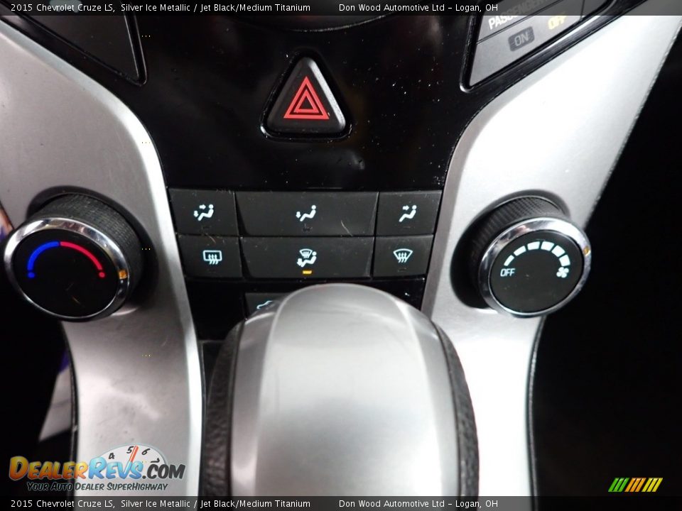 2015 Chevrolet Cruze LS Silver Ice Metallic / Jet Black/Medium Titanium Photo #21