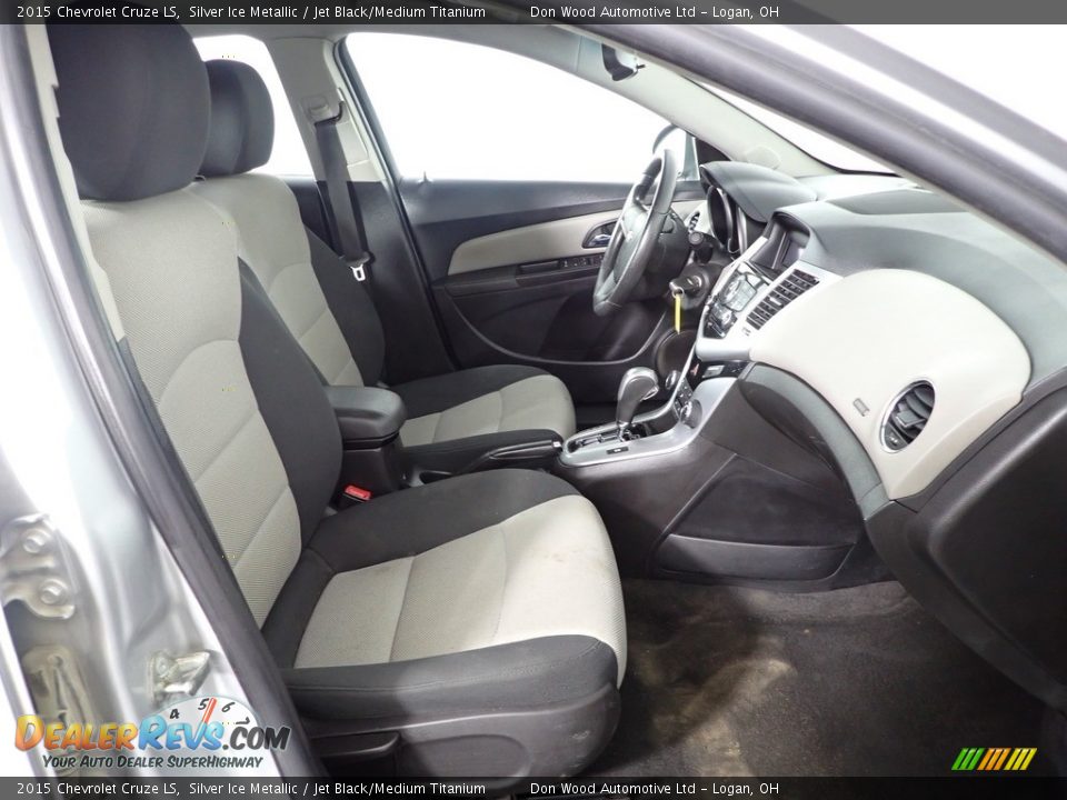 2015 Chevrolet Cruze LS Silver Ice Metallic / Jet Black/Medium Titanium Photo #28