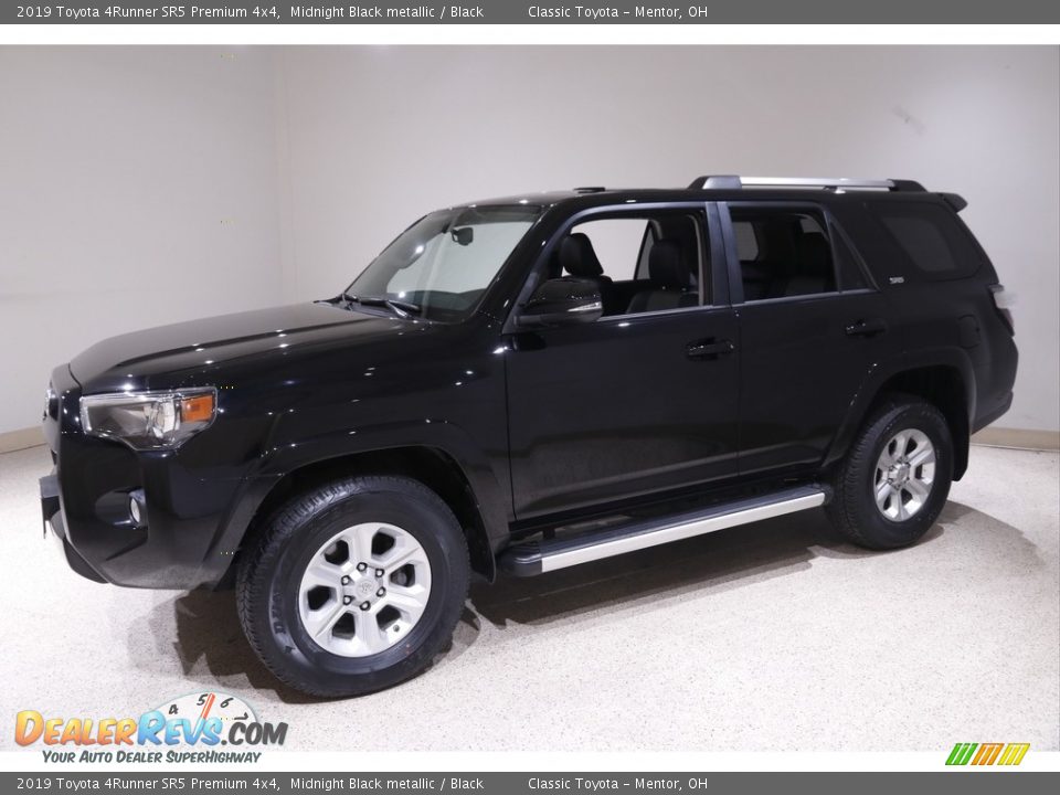 2019 Toyota 4Runner SR5 Premium 4x4 Midnight Black metallic / Black Photo #3