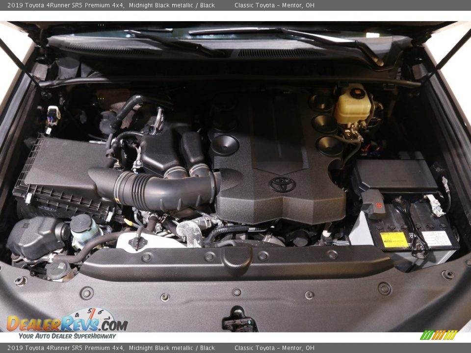 2019 Toyota 4Runner SR5 Premium 4x4 Midnight Black metallic / Black Photo #19