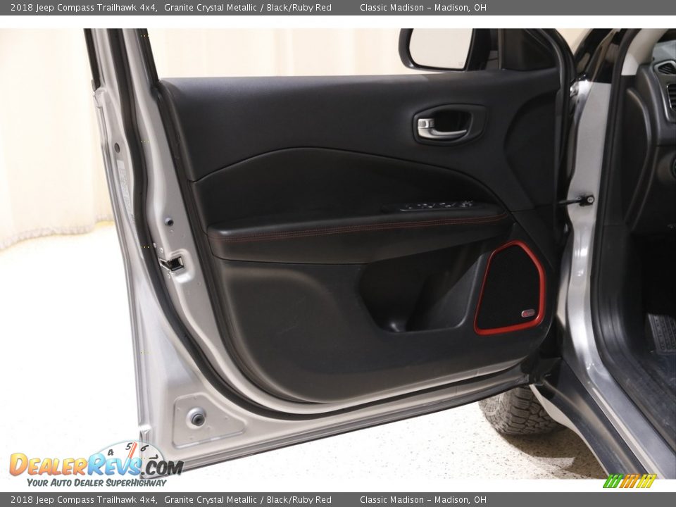 2018 Jeep Compass Trailhawk 4x4 Granite Crystal Metallic / Black/Ruby Red Photo #4