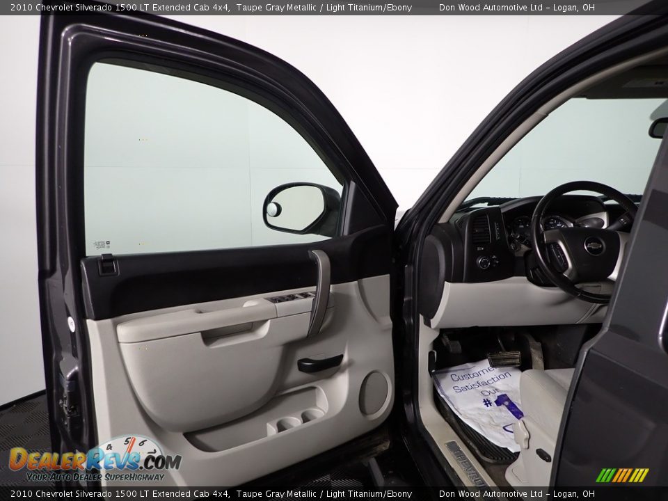 2010 Chevrolet Silverado 1500 LT Extended Cab 4x4 Taupe Gray Metallic / Light Titanium/Ebony Photo #9
