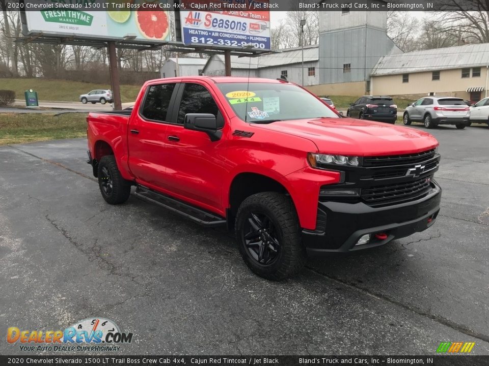 Front 3/4 View of 2020 Chevrolet Silverado 1500 LT Trail Boss Crew Cab 4x4 Photo #4