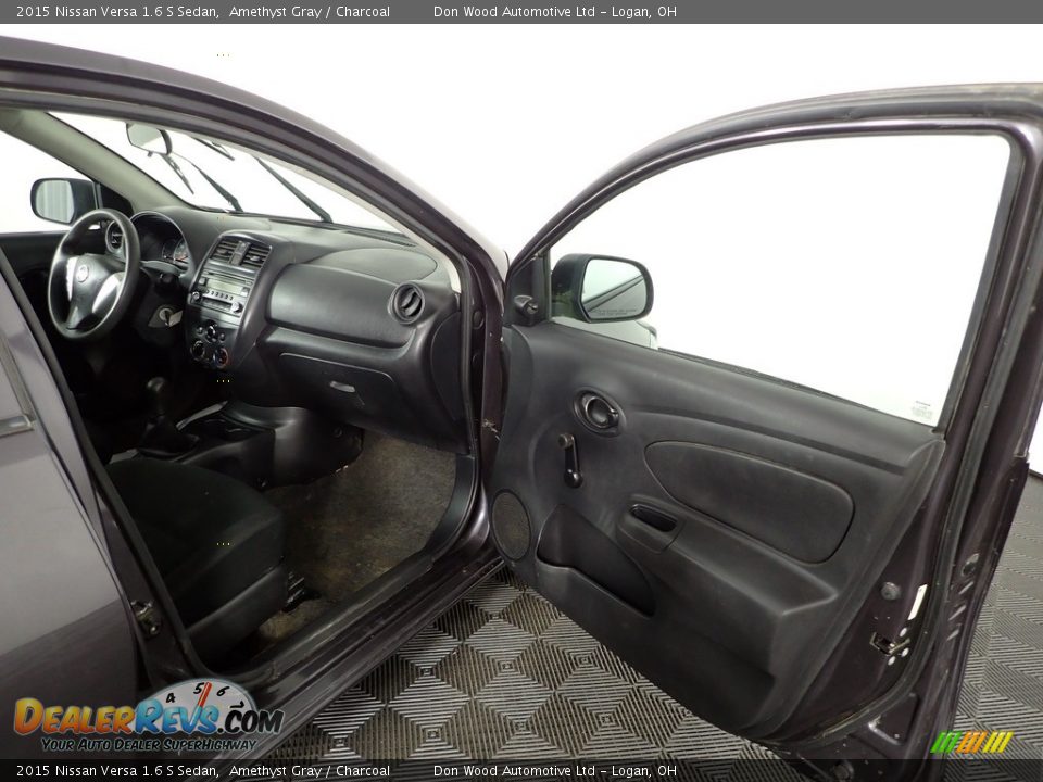 2015 Nissan Versa 1.6 S Sedan Amethyst Gray / Charcoal Photo #24