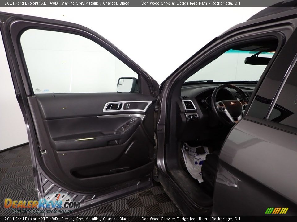 2011 Ford Explorer XLT 4WD Sterling Grey Metallic / Charcoal Black Photo #16