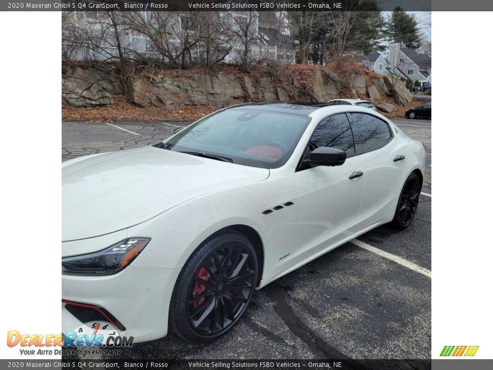 Front 3/4 View of 2020 Maserati Ghibli S Q4 GranSport Photo #6