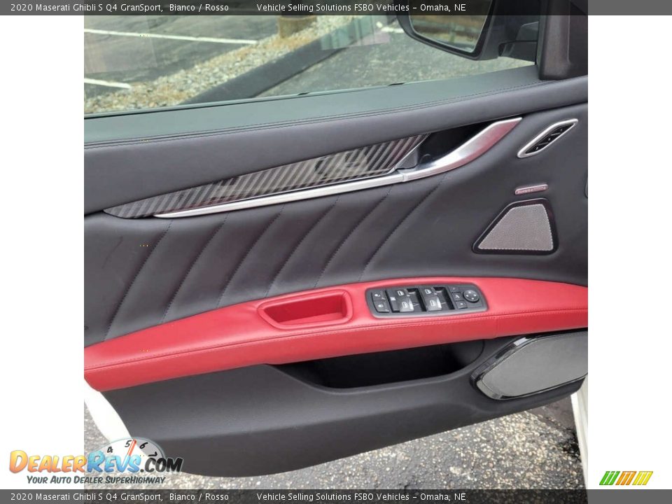 Door Panel of 2020 Maserati Ghibli S Q4 GranSport Photo #12