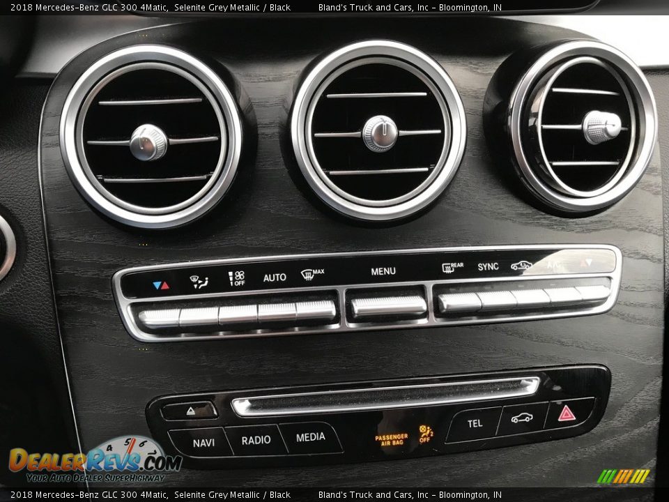 2018 Mercedes-Benz GLC 300 4Matic Selenite Grey Metallic / Black Photo #28
