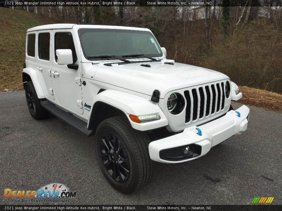 Front 3/4 View of 2021 Jeep Wrangler Unlimited High Altitude 4xe Hybrid Photo #6