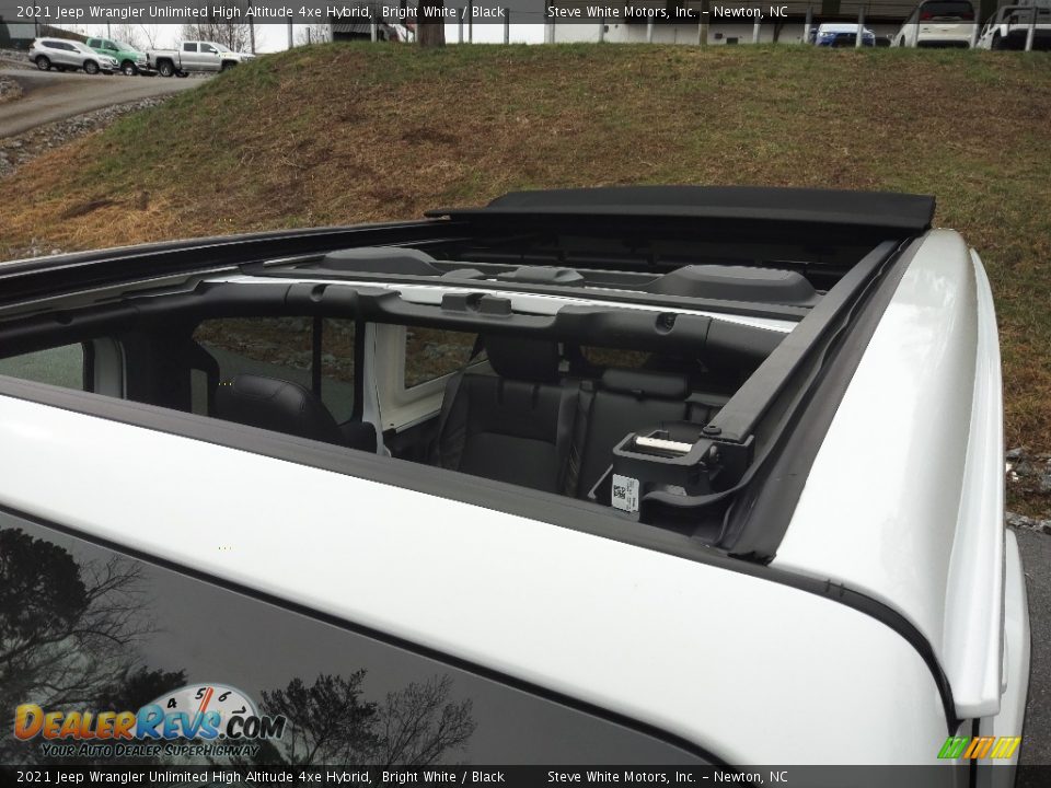 Sunroof of 2021 Jeep Wrangler Unlimited High Altitude 4xe Hybrid Photo #22