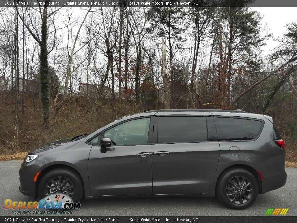 2021 Chrysler Pacifica Touring Granite Crystal Metallic / Black Photo #1