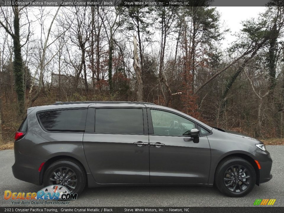 2021 Chrysler Pacifica Touring Granite Crystal Metallic / Black Photo #5