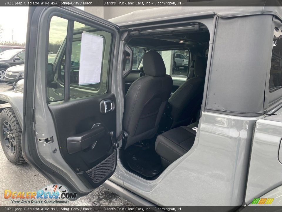 2021 Jeep Gladiator Willys 4x4 Sting-Gray / Black Photo #29