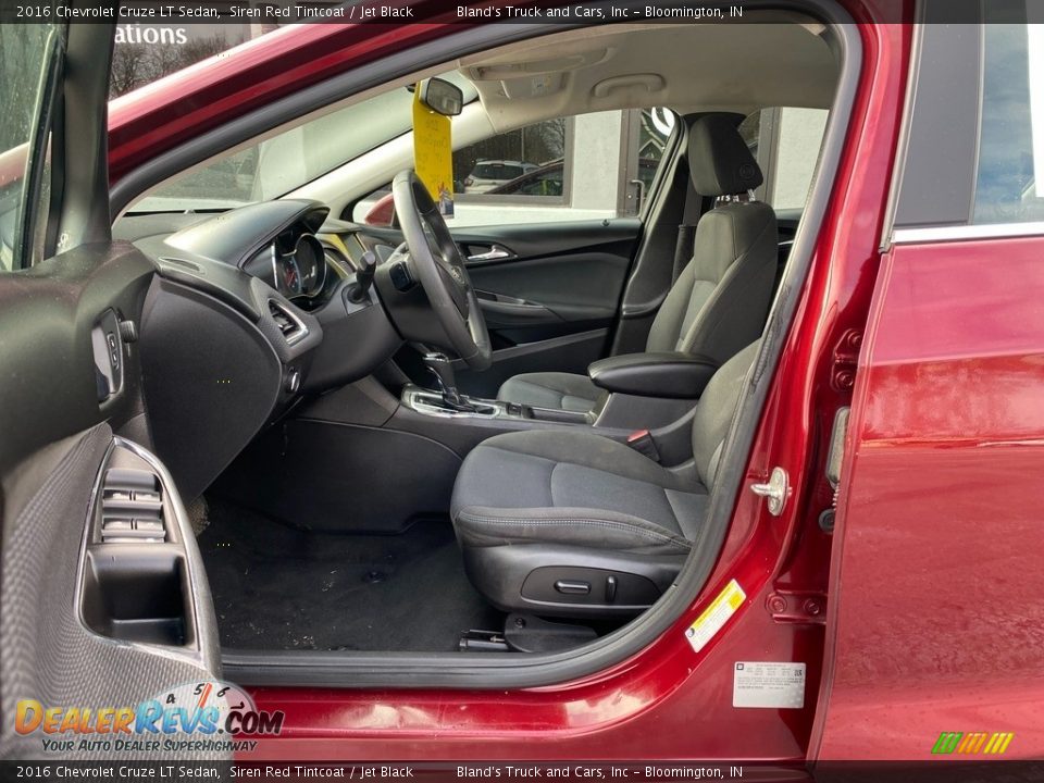 2016 Chevrolet Cruze LT Sedan Siren Red Tintcoat / Jet Black Photo #10