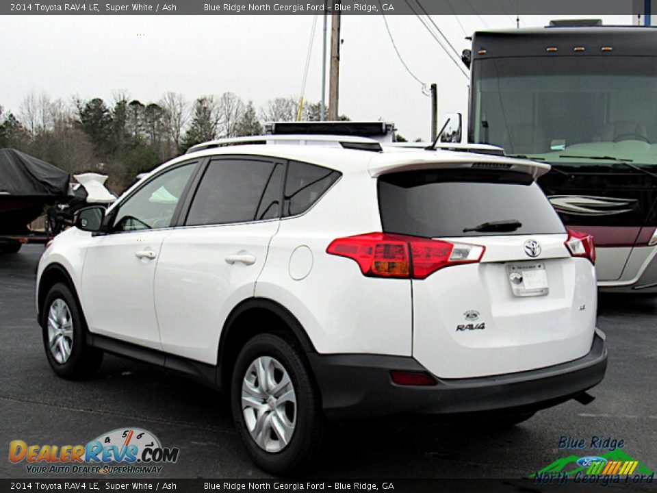 2014 Toyota RAV4 LE Super White / Ash Photo #3