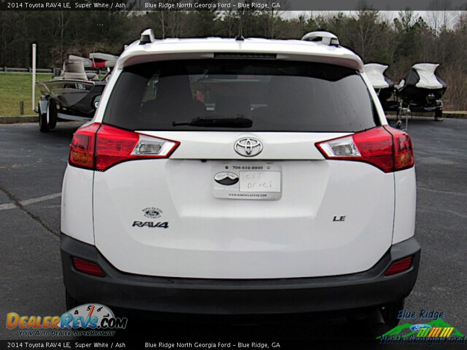 2014 Toyota RAV4 LE Super White / Ash Photo #4