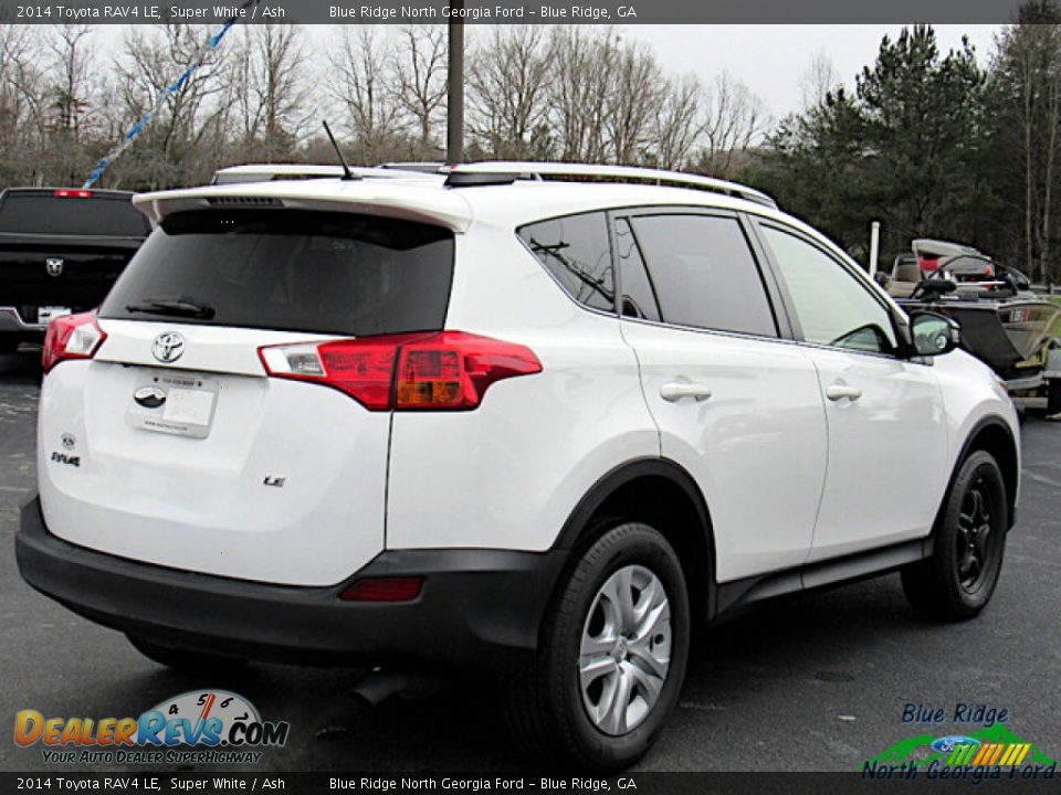 2014 Toyota RAV4 LE Super White / Ash Photo #5