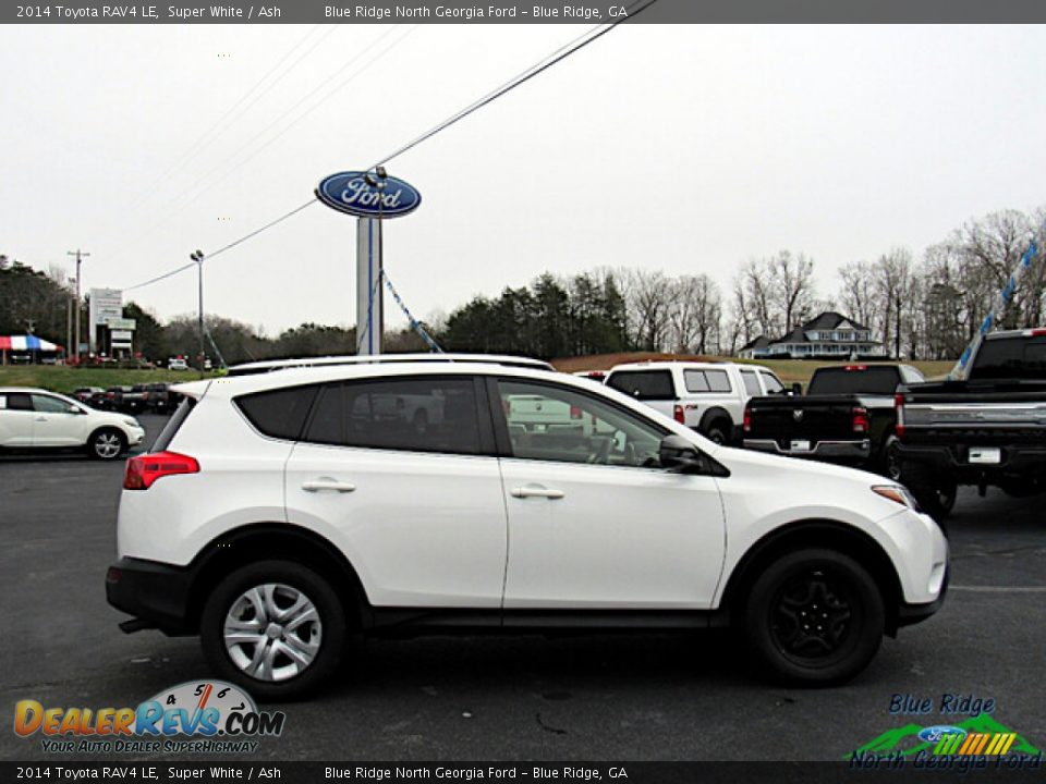 2014 Toyota RAV4 LE Super White / Ash Photo #6