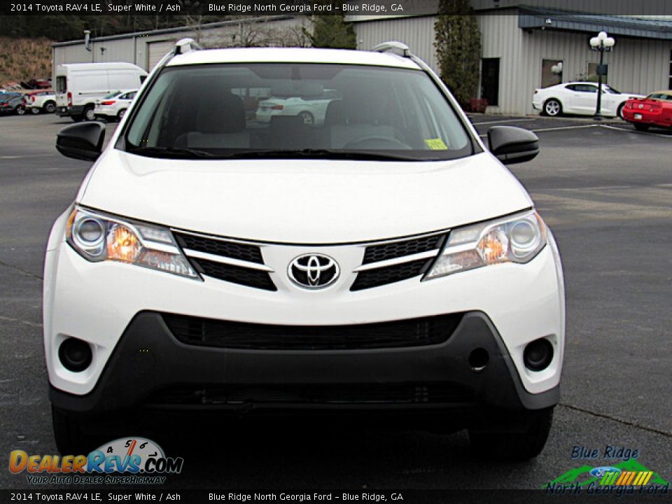 2014 Toyota RAV4 LE Super White / Ash Photo #8