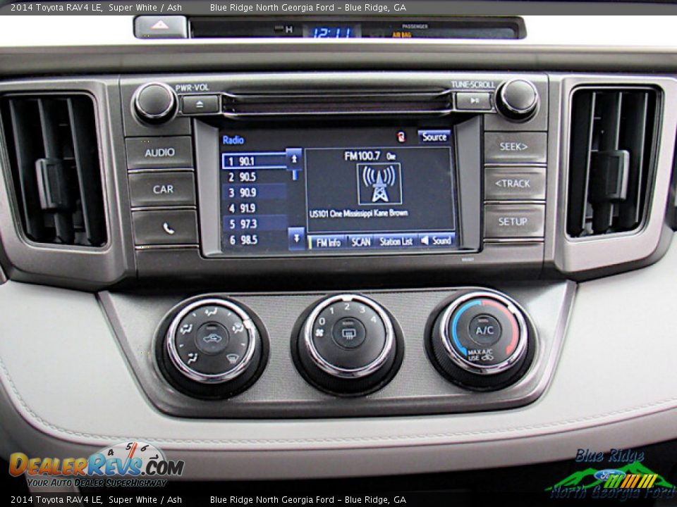 Controls of 2014 Toyota RAV4 LE Photo #17
