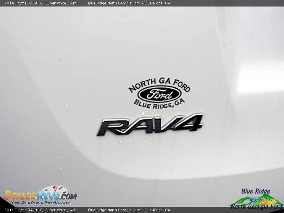 2014 Toyota RAV4 LE Super White / Ash Photo #22