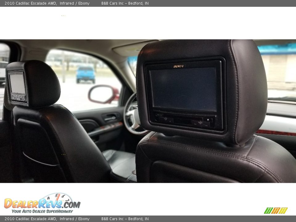 2010 Cadillac Escalade AWD Infrared / Ebony Photo #22
