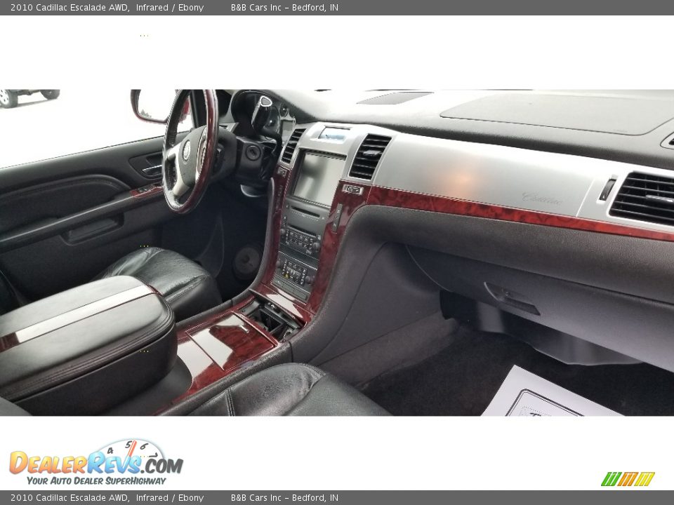 2010 Cadillac Escalade AWD Infrared / Ebony Photo #24
