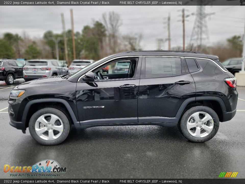 2022 Jeep Compass Latitude 4x4 Diamond Black Crystal Pearl / Black Photo #3