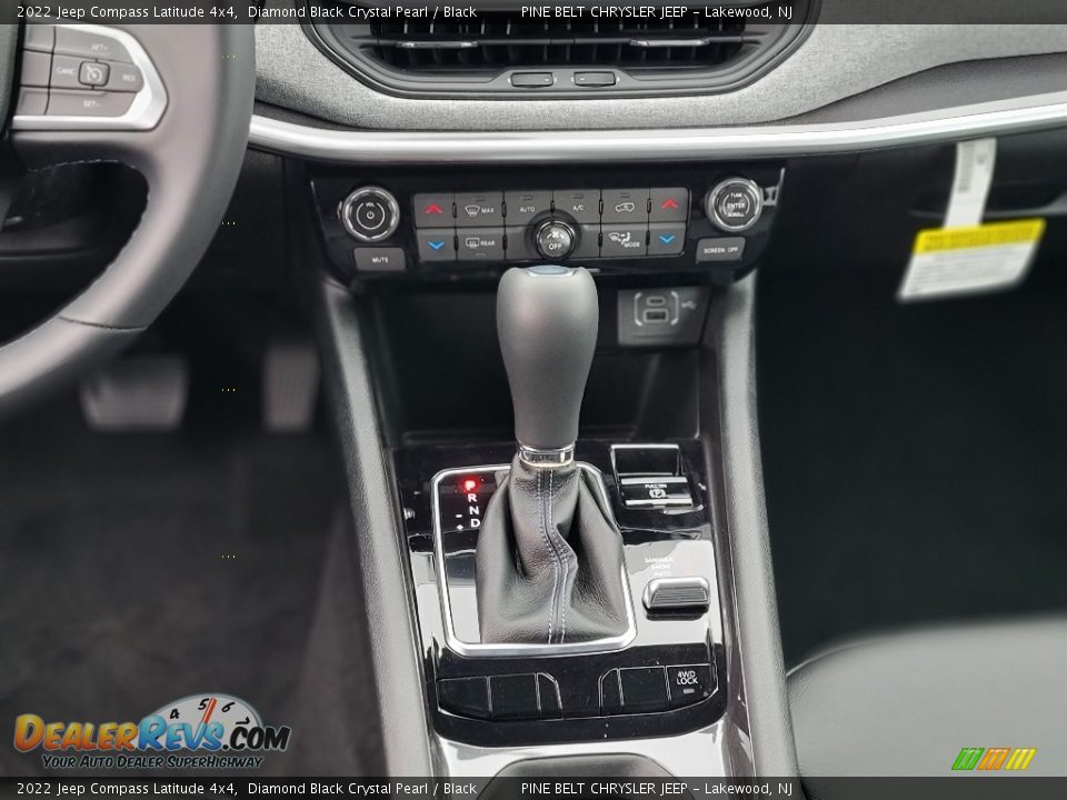 2022 Jeep Compass Latitude 4x4 Diamond Black Crystal Pearl / Black Photo #10