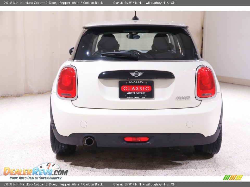 2018 Mini Hardtop Cooper 2 Door Pepper White / Carbon Black Photo #16