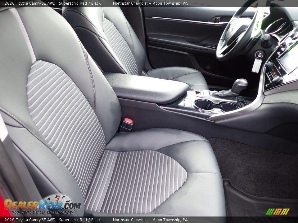 Front Seat of 2020 Toyota Camry SE AWD Photo #14