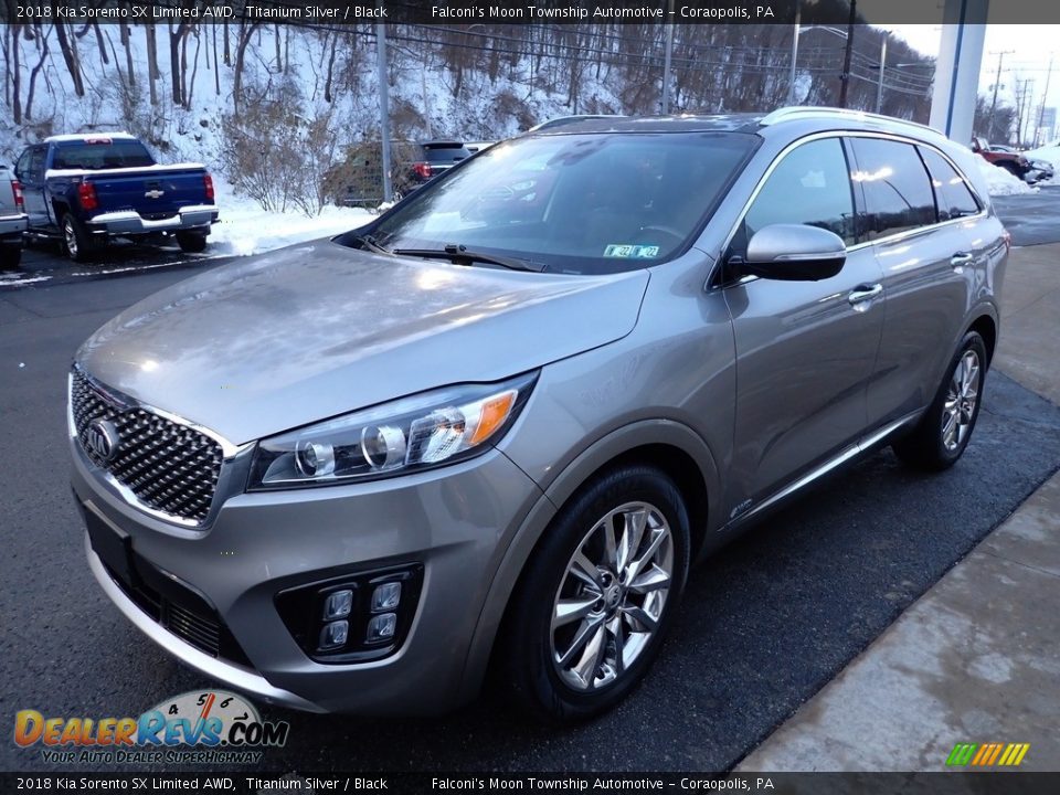 Front 3/4 View of 2018 Kia Sorento SX Limited AWD Photo #7