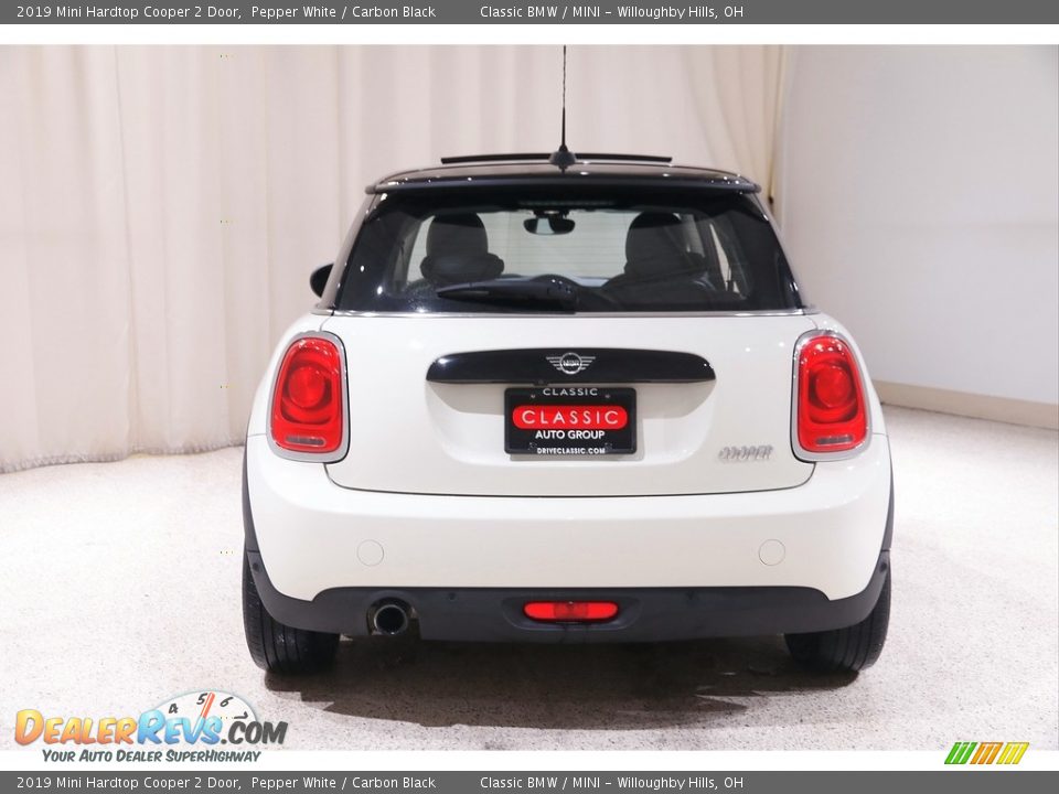 2019 Mini Hardtop Cooper 2 Door Pepper White / Carbon Black Photo #16