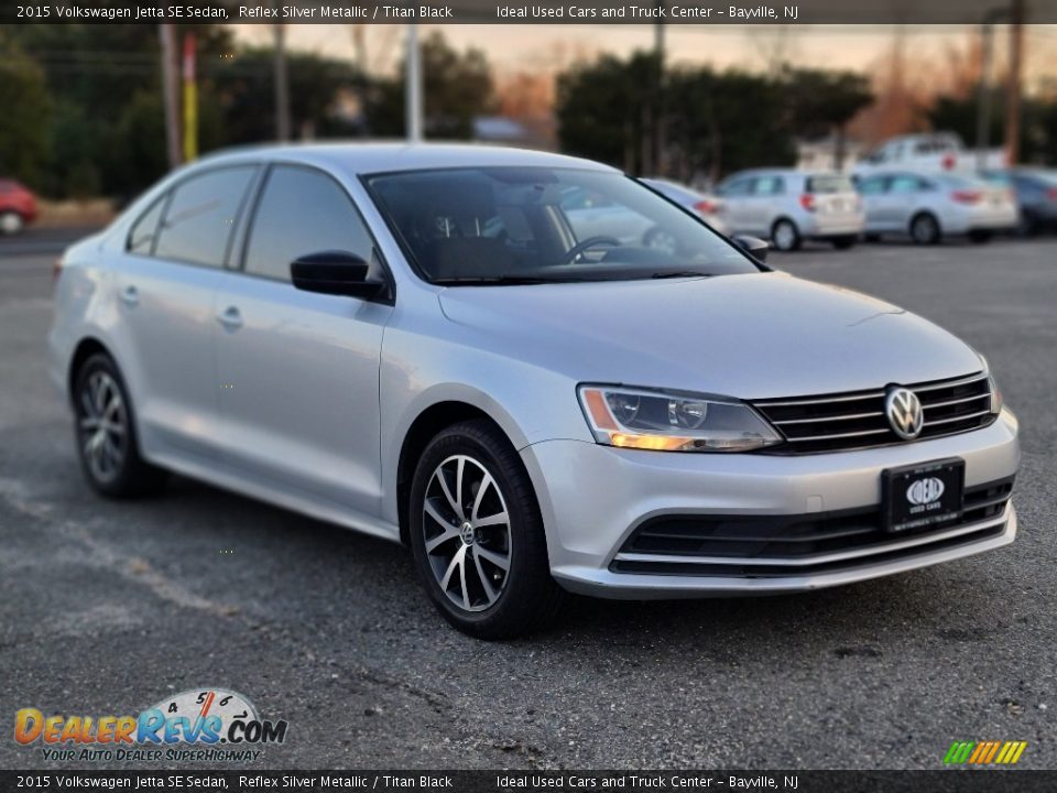 Front 3/4 View of 2015 Volkswagen Jetta SE Sedan Photo #7