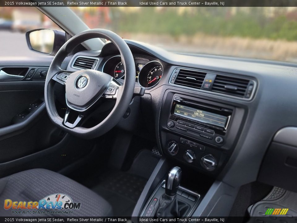 Dashboard of 2015 Volkswagen Jetta SE Sedan Photo #11