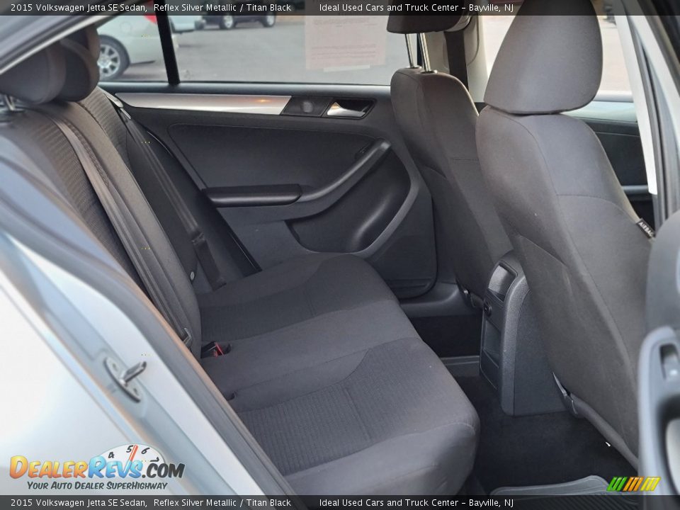 Rear Seat of 2015 Volkswagen Jetta SE Sedan Photo #12