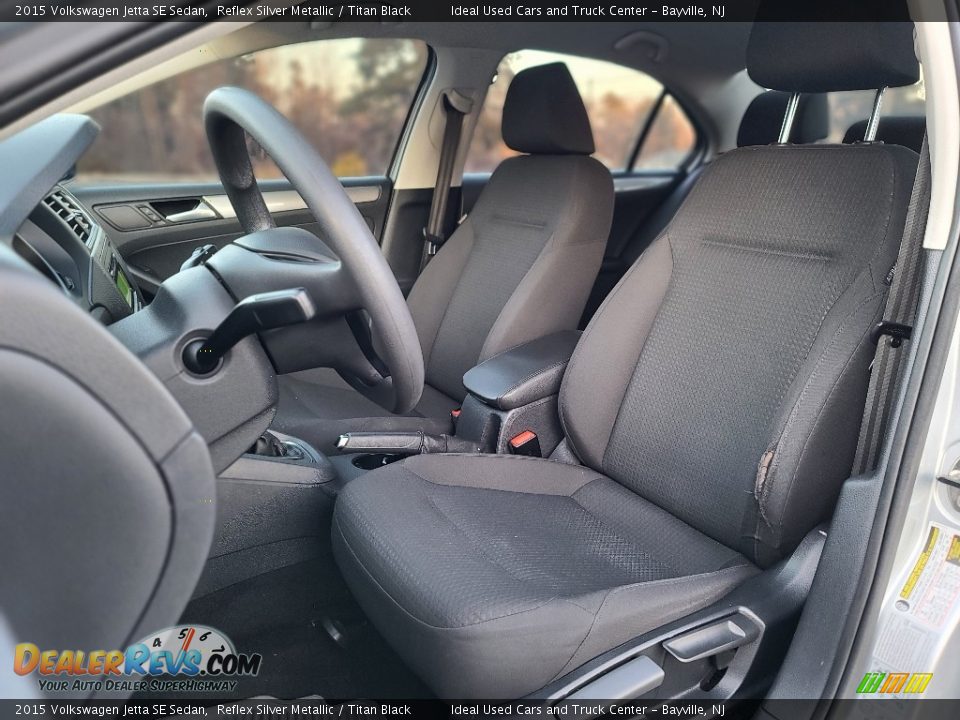 Front Seat of 2015 Volkswagen Jetta SE Sedan Photo #16
