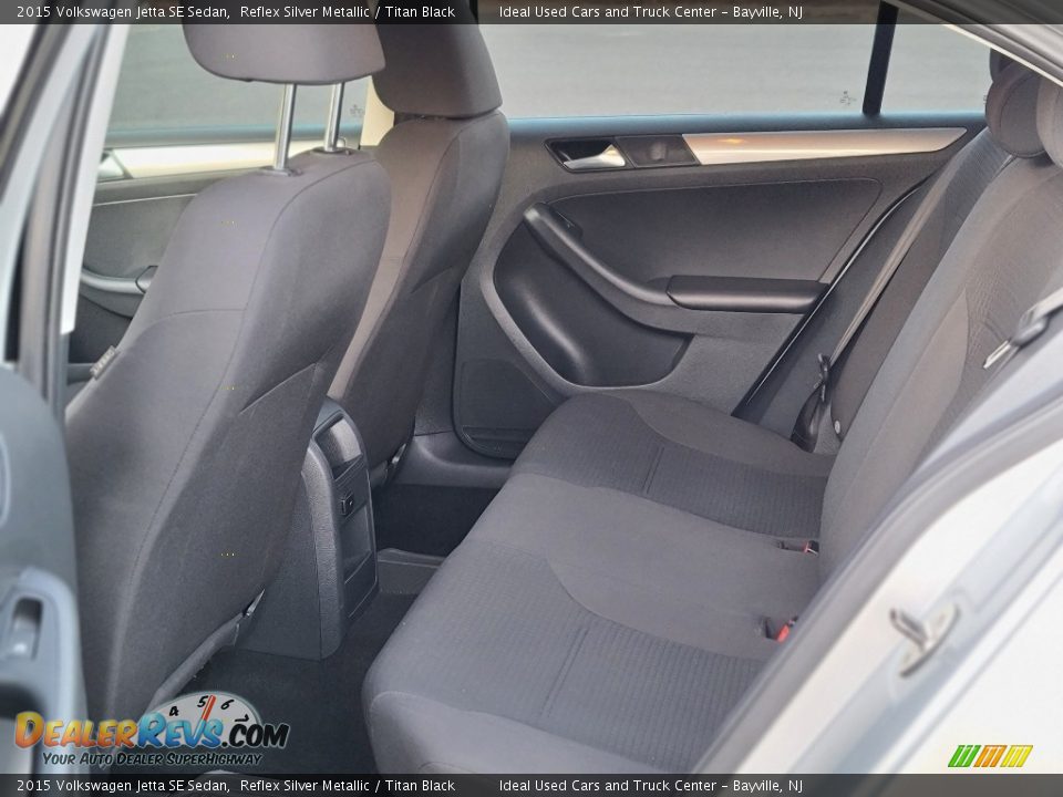Rear Seat of 2015 Volkswagen Jetta SE Sedan Photo #17