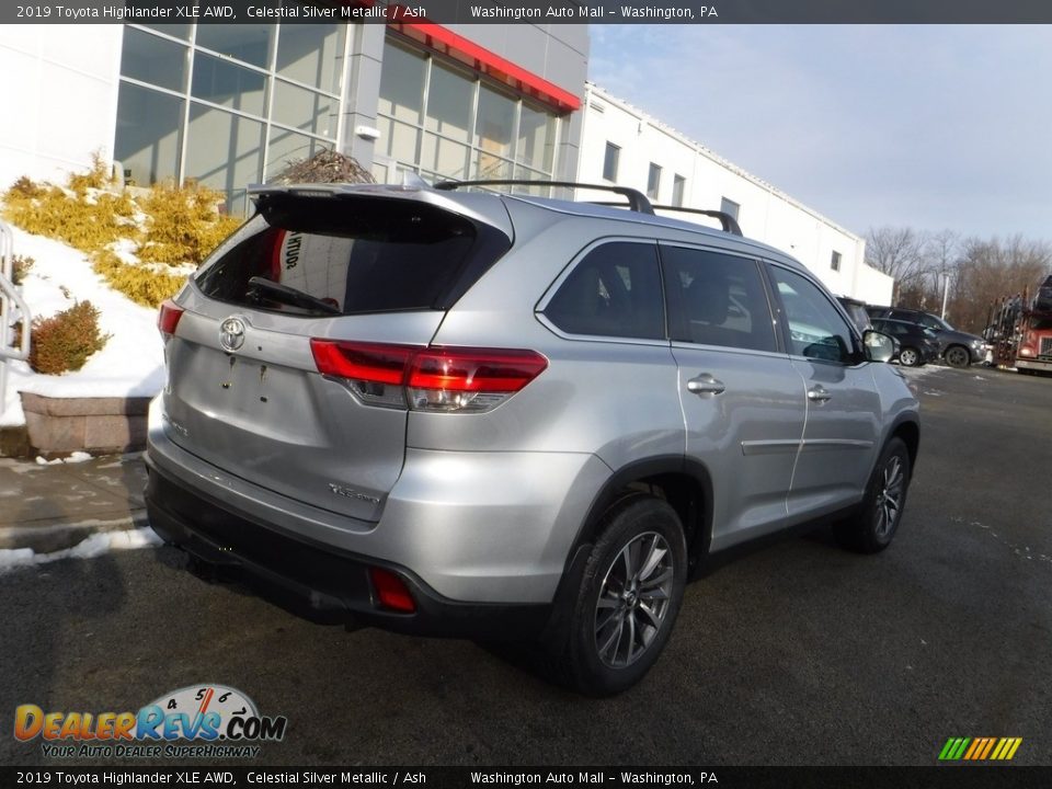 2019 Toyota Highlander XLE AWD Celestial Silver Metallic / Ash Photo #17