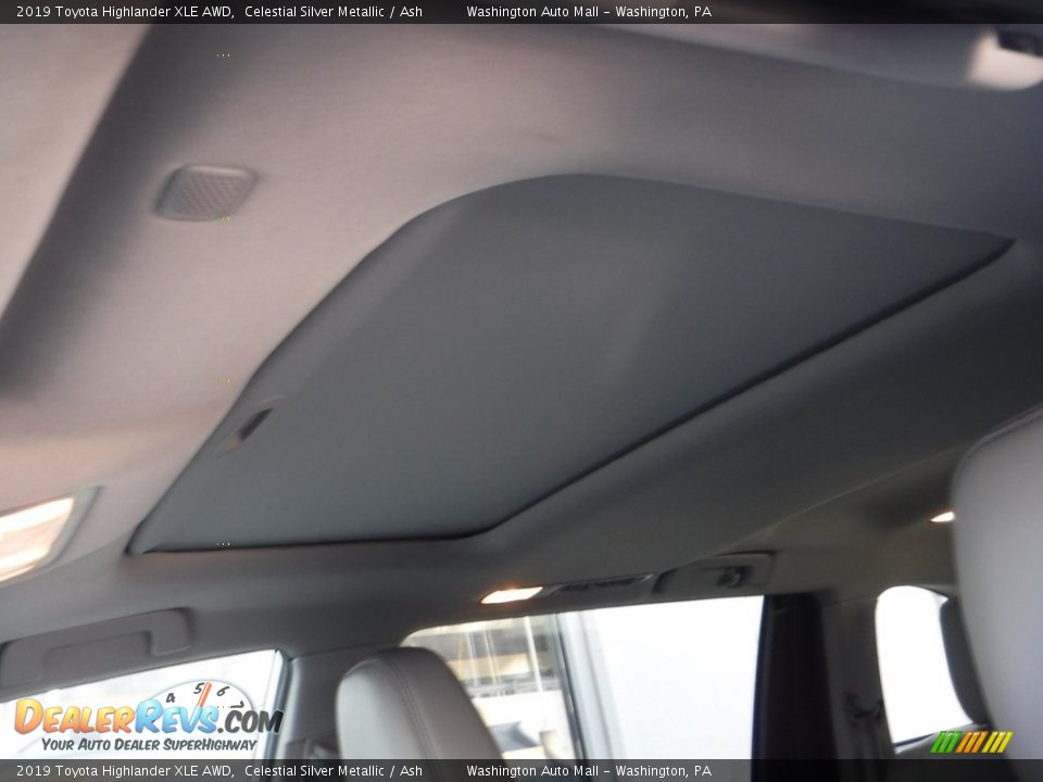 2019 Toyota Highlander XLE AWD Celestial Silver Metallic / Ash Photo #19