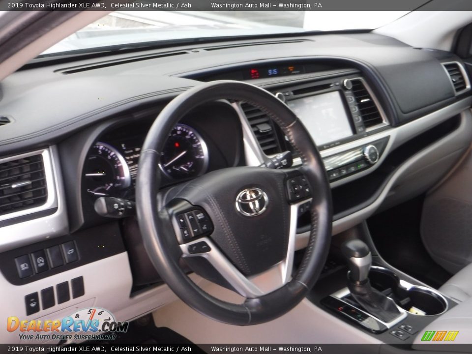 2019 Toyota Highlander XLE AWD Celestial Silver Metallic / Ash Photo #20