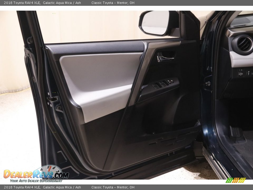 2018 Toyota RAV4 XLE Galactic Aqua Mica / Ash Photo #4