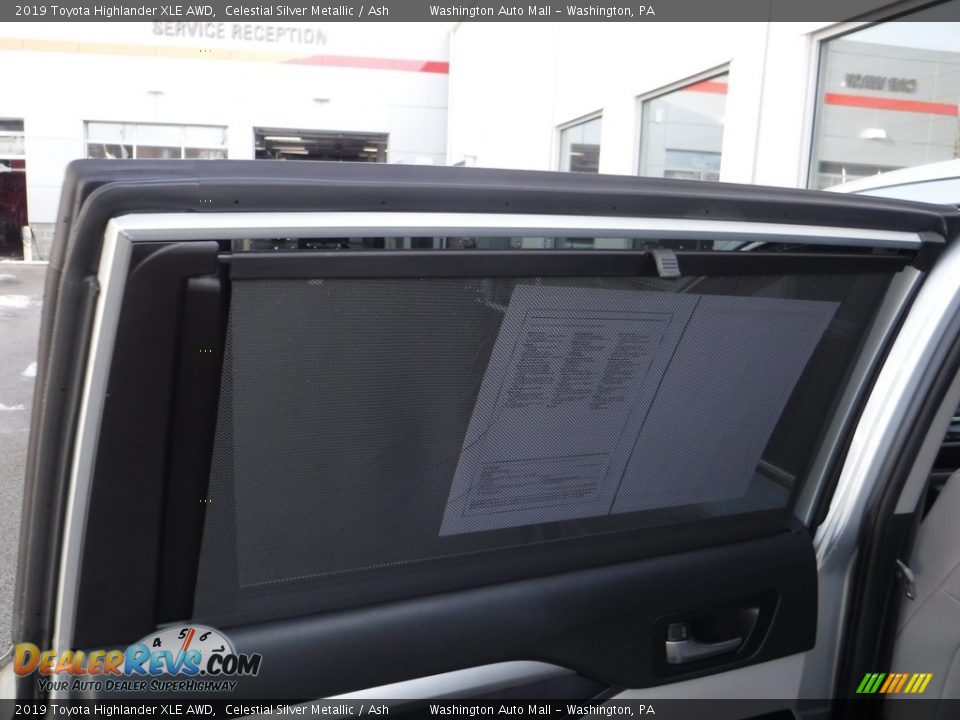 2019 Toyota Highlander XLE AWD Celestial Silver Metallic / Ash Photo #28
