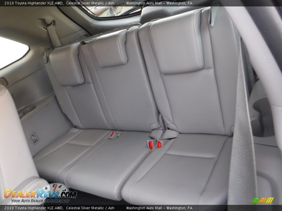 2019 Toyota Highlander XLE AWD Celestial Silver Metallic / Ash Photo #29