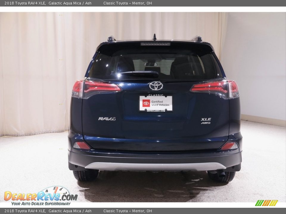 2018 Toyota RAV4 XLE Galactic Aqua Mica / Ash Photo #18