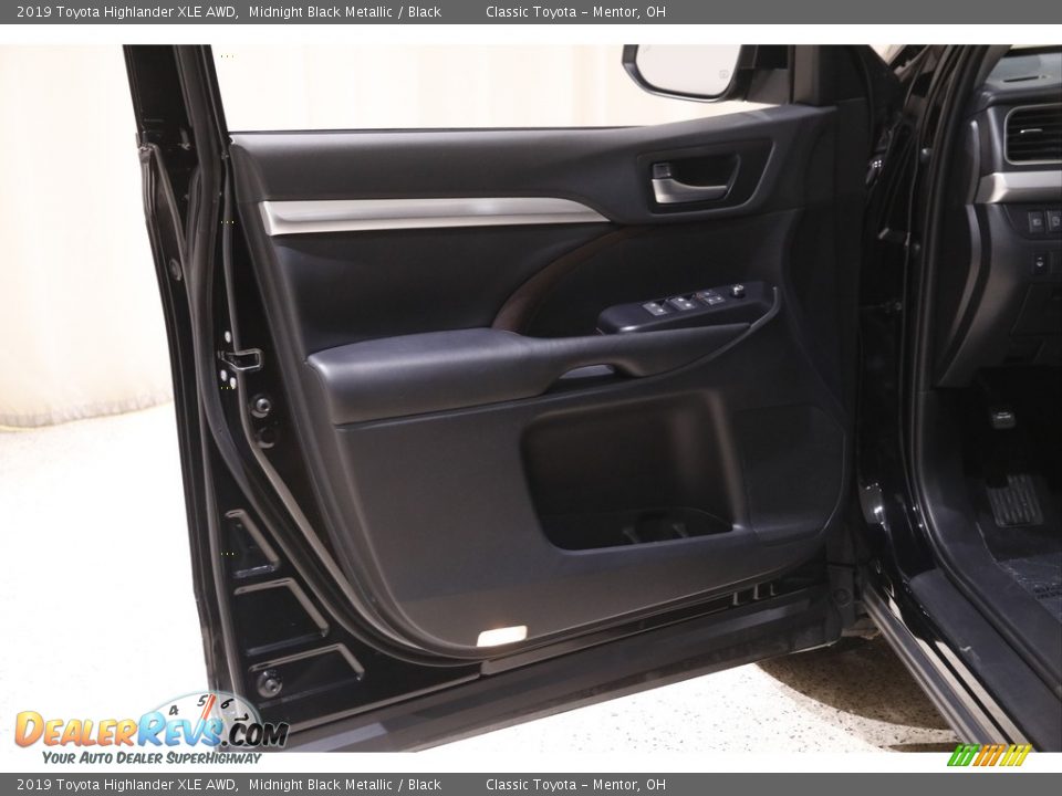 2019 Toyota Highlander XLE AWD Midnight Black Metallic / Black Photo #4