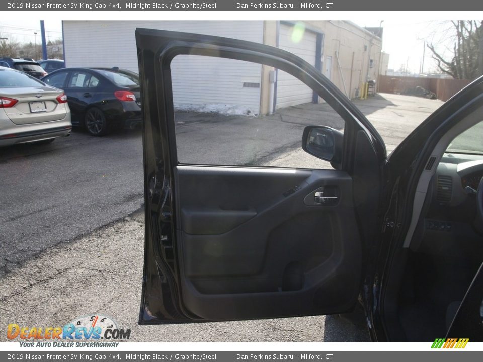 2019 Nissan Frontier SV King Cab 4x4 Midnight Black / Graphite/Steel Photo #9