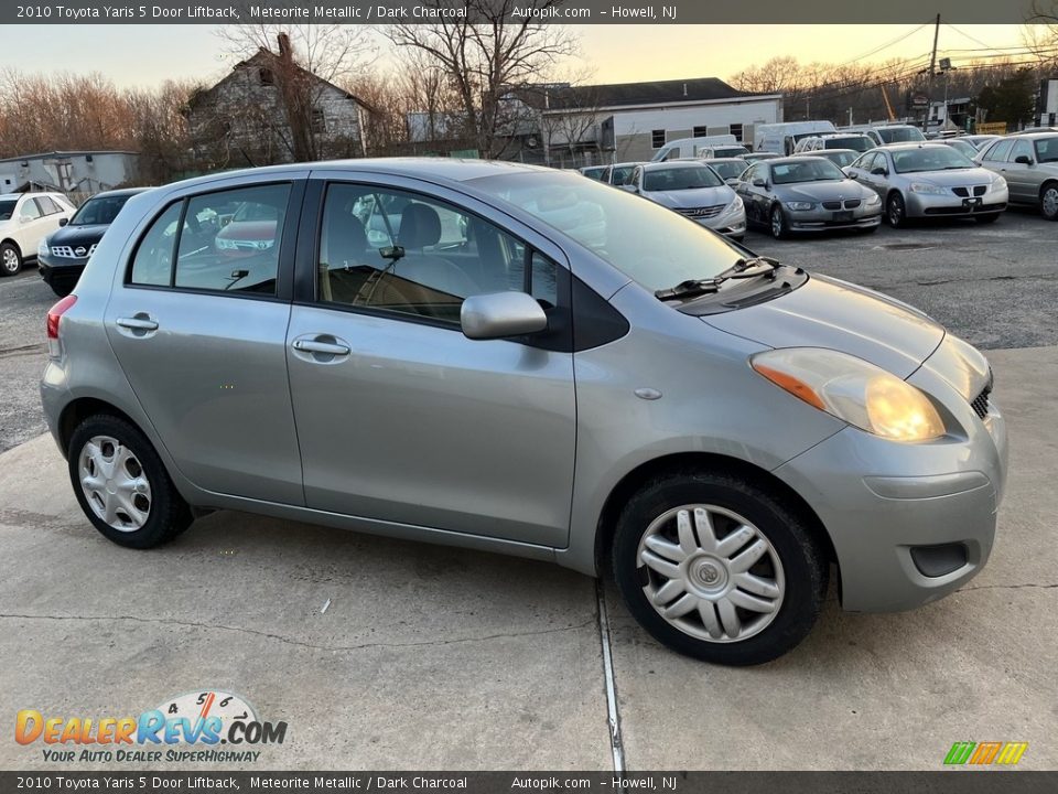 2010 Toyota Yaris 5 Door Liftback Meteorite Metallic / Dark Charcoal Photo #11